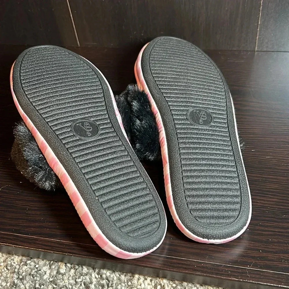 Victoria secret new slippers size small - Picture 8 of 9